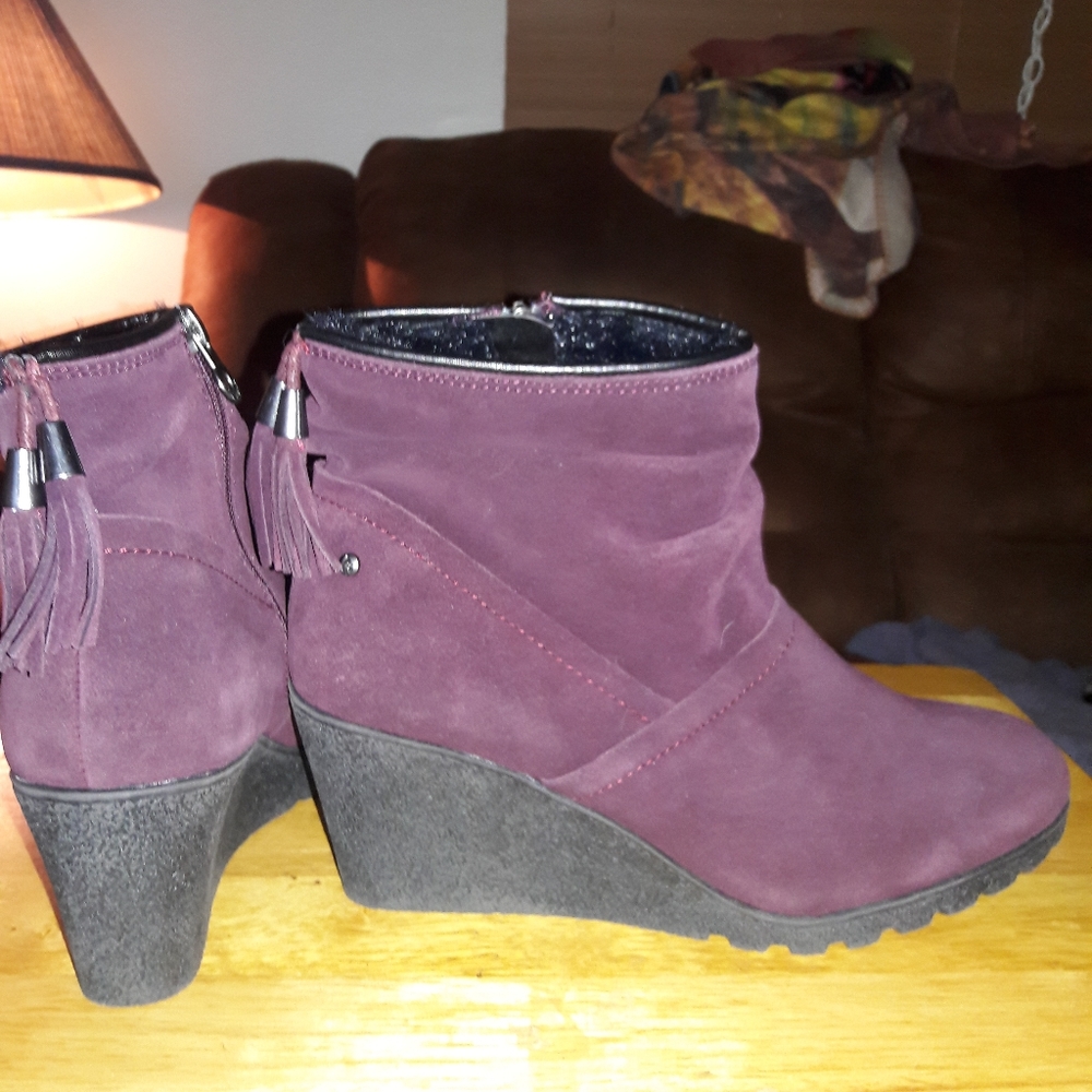 Sporto Women's Suede Boots Size 9 1/2 W.